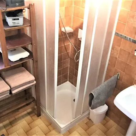 Maison De Pareloup -les Pieds Dans L'eau- Feriehus *