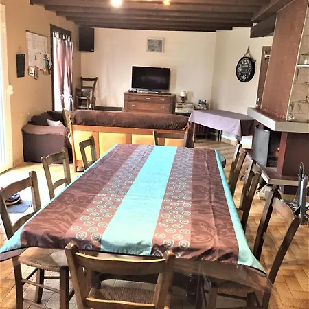 Maison De Pareloup -les Pieds Dans L'eau- Feriehus *