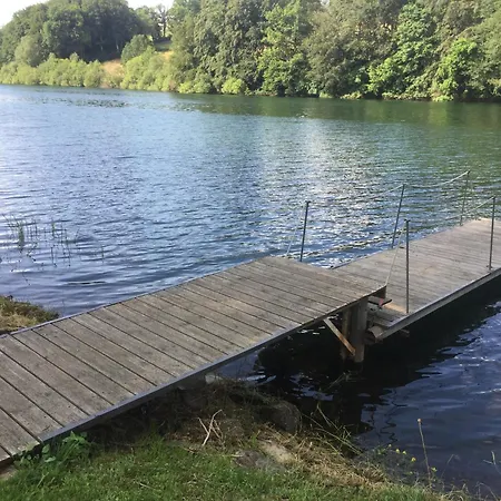 Feriehus Maison De Pareloup -les Pieds Dans L'eau- Arvieu